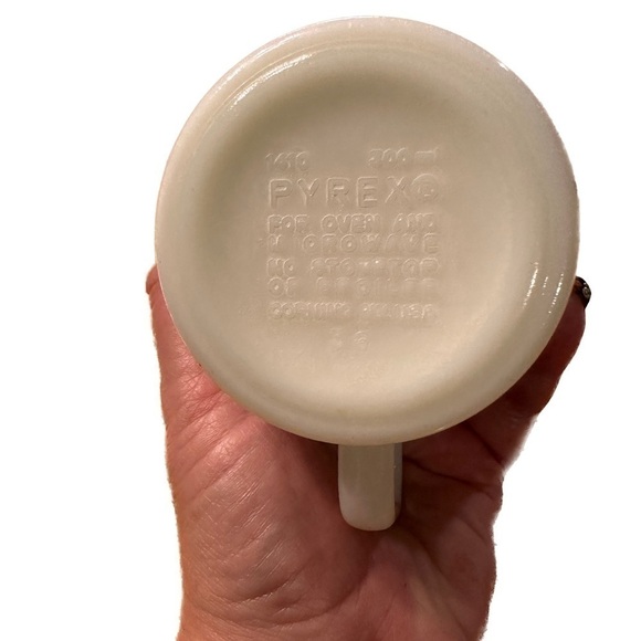 Pyrex Milk Glass Coffee Mug Green Flowers Spring Blossom Crazy Daisy Cup - Picture 4 of 4